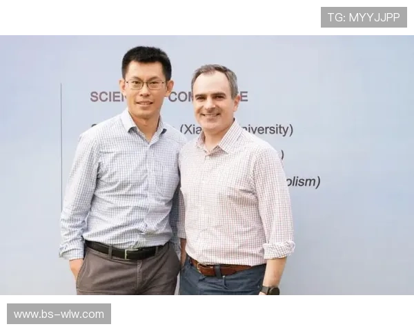 成都足球队在钻石联赛中的拼搏历程与荣耀时刻全景回顾 成都足球队在钻石联赛中的拼搏历程与荣耀时刻全景回顾